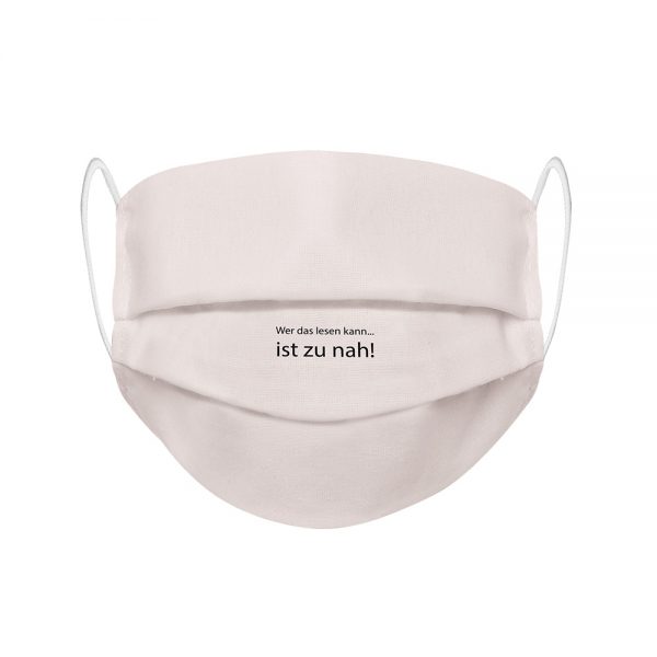 Mundmaske von Shirtinator mit dem Design "Zu nah" in Frontansicht